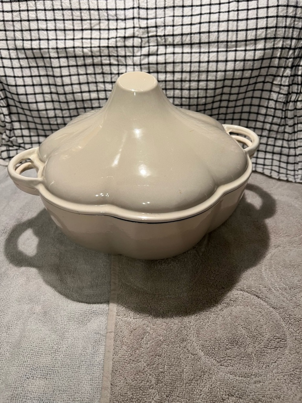 Technique Garlic Bulb Enamel Cast Iron Dutch Oven
